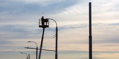 Poste flangeado x engastado