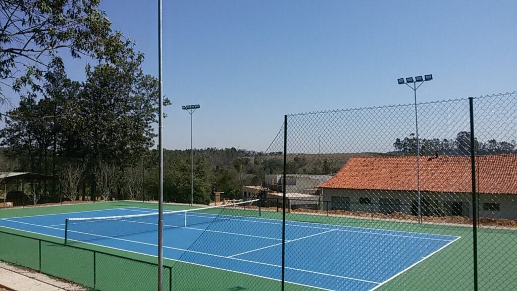 Poste para Iluminação de quadras esportivas