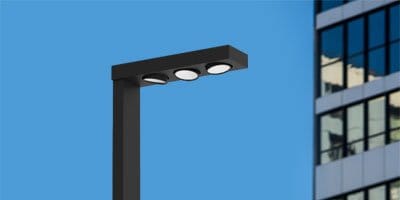 Postes com spots LED direcionáveis