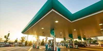 Iluminação eficiente para posto de gasolina