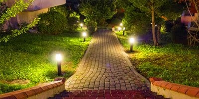 Balizador para enriquecer iluminação externa