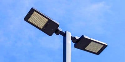 Invista em luminária pública LED